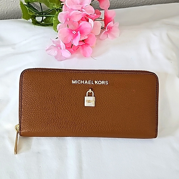 Michael Kors  Brown Zip Around Accordion Leather  Wallet - Picture 8 of 9